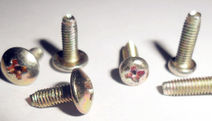 三角螺絲定制時(shí)注意哪些？