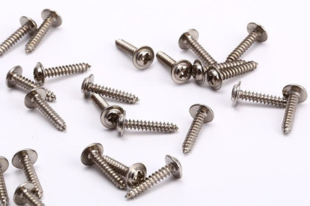 家庭裝修時如何選擇合適的自攻螺釘？